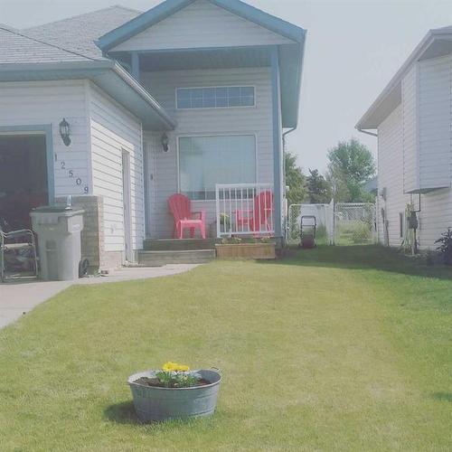 12509 98 Street, Grande Prairie, AB - Outdoor