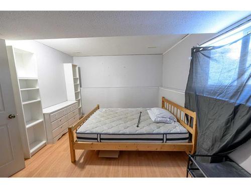 12509 98 Street, Grande Prairie, AB - Indoor Photo Showing Bedroom