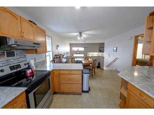 12509 98 Street, Grande Prairie, AB - Indoor Photo Showing Kitchen