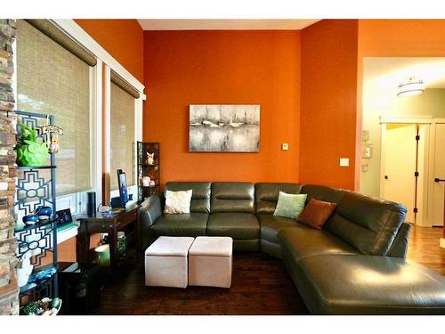 10632 85 Street, Peace River, AB - Indoor Photo Showing Living Room