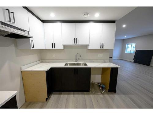 13013 104B Street, Grande Prairie, AB - Indoor Photo Showing Kitchen