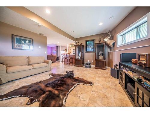 730073A 55 Range Road, Rural Grande Prairie No. 1, County Of, AB - Indoor Photo Showing Living Room