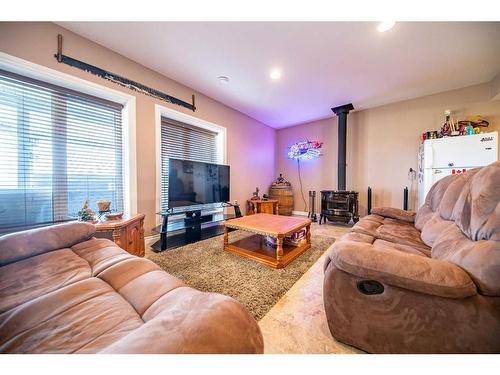 730073A 55 Range Road, Rural Grande Prairie No. 1, County Of, AB - Indoor Photo Showing Living Room