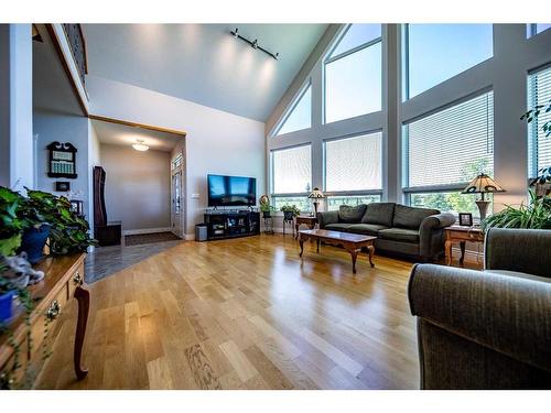 730073A 55 Range Road, Rural Grande Prairie No. 1, County Of, AB - Indoor Photo Showing Living Room