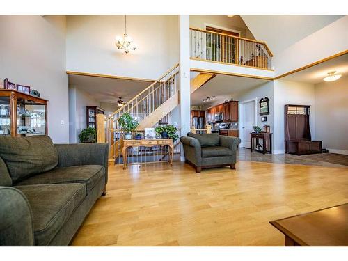 730073A 55 Range Road, Rural Grande Prairie No. 1, County Of, AB - Indoor Photo Showing Living Room