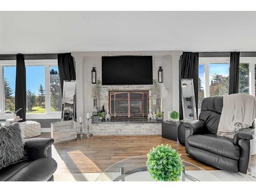 713054 Range Road 80, Rural Grande Prairie No. 1, County Of, AB - Indoor Photo Showing Living Room With Fireplace