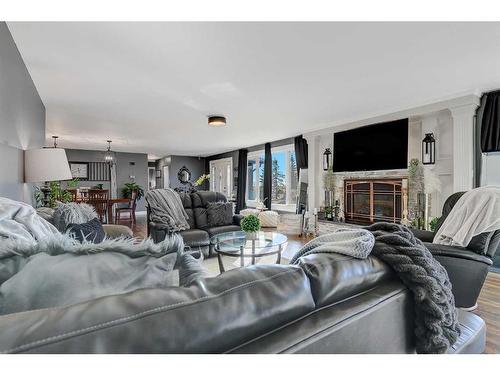 713054 Range Road 80, Rural Grande Prairie No. 1, County Of, AB - Indoor Photo Showing Living Room