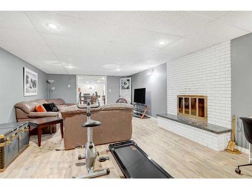 713054 Range Road 80, Rural Grande Prairie No. 1, County Of, AB - Indoor With Fireplace