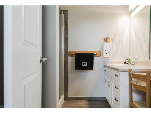 10007 104 Street, Sexsmith, AB - Indoor Photo Showing Bathroom