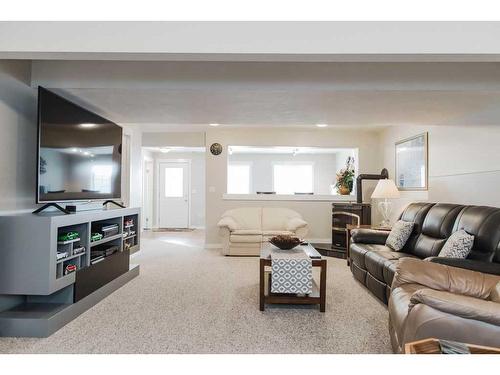 10007 104 Street, Sexsmith, AB - Indoor Photo Showing Living Room