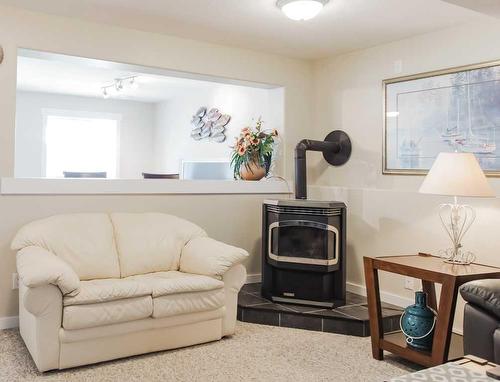 10007 104 Street, Sexsmith, AB - Indoor Photo Showing Living Room