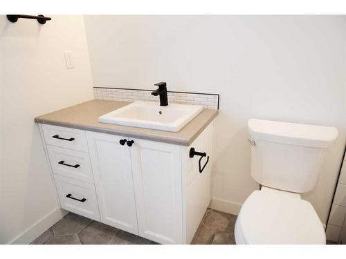 6401 113 Street, Grande Prairie, AB - Indoor Photo Showing Bathroom