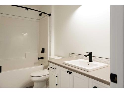 6401 113 Street, Grande Prairie, AB - Indoor Photo Showing Bathroom