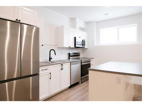 6401 113 Street, Grande Prairie, AB - Indoor Photo Showing Kitchen