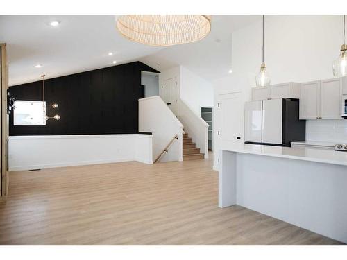 6401 113 Street, Grande Prairie, AB - Indoor Photo Showing Kitchen