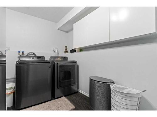 9874 67 Avenue, Grande Prairie, AB - Indoor Photo Showing Laundry Room