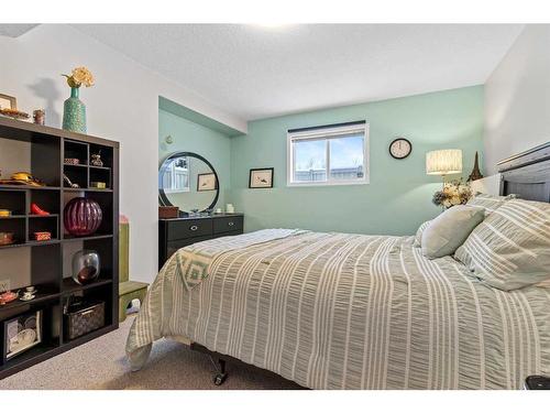 9874 67 Avenue, Grande Prairie, AB - Indoor Photo Showing Bedroom