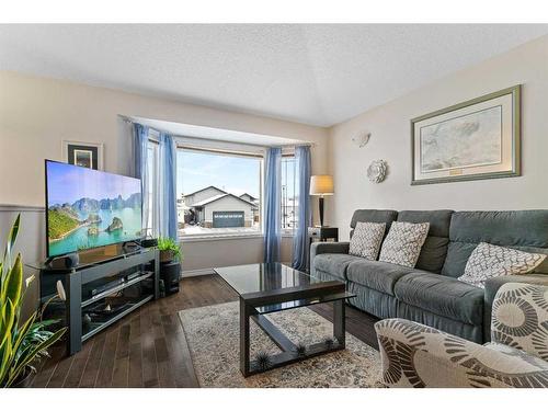 9874 67 Avenue, Grande Prairie, AB - Indoor Photo Showing Living Room