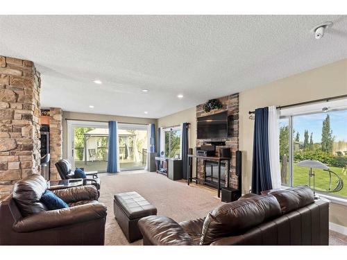 7626 Abbey Lane, Rural Grande Prairie No. 1, County Of, AB - Indoor Photo Showing Living Room