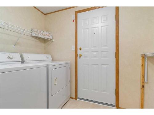 563 Stewart Street, Rural Grande Prairie No. 1, County Of, AB - Indoor Photo Showing Laundry Room