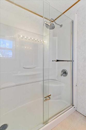 563 Stewart Street, Rural Grande Prairie No. 1, County Of, AB - Indoor Photo Showing Bathroom