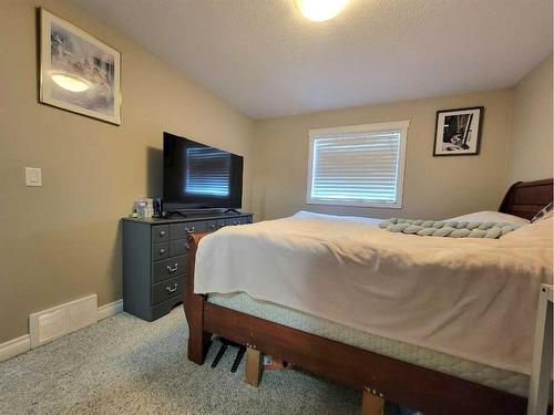 8466 102 Avenue, Grande Prairie, AB - Indoor Photo Showing Bedroom