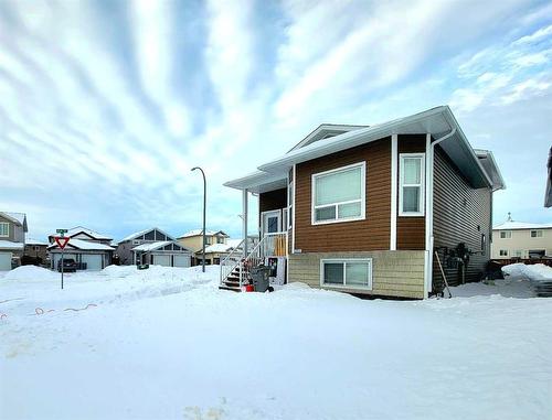 8466 102 Avenue, Grande Prairie, AB - Outdoor