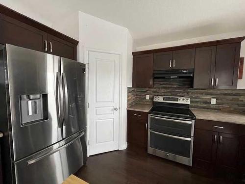 10913 60 Avenue, Grande Prairie, AB - Indoor Photo Showing Kitchen With Stainless Steel Kitchen With Upgraded Kitchen