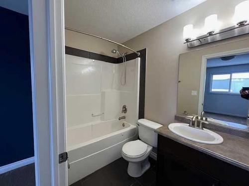 10913 60 Avenue, Grande Prairie, AB - Indoor Photo Showing Bathroom