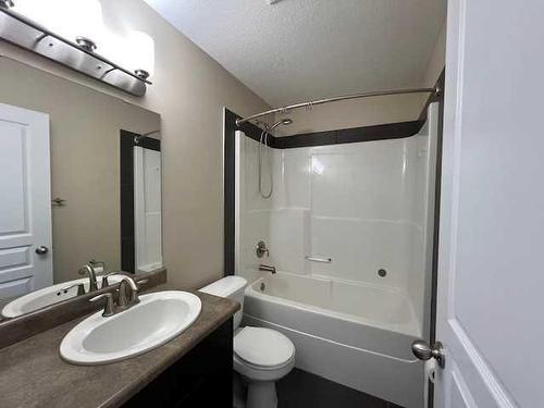 10913 60 Avenue, Grande Prairie, AB - Indoor Photo Showing Bathroom