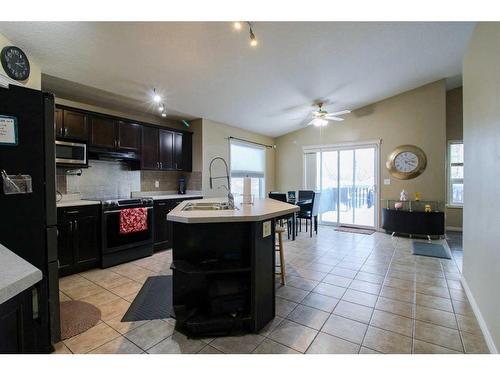 8813 88B Street, Grande Prairie, AB - Indoor Photo Showing Kitchen