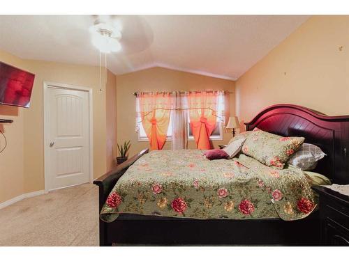 8813 88B Street, Grande Prairie, AB - Indoor Photo Showing Bedroom