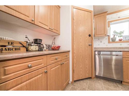 9003 85 Avenue, Grande Prairie, AB - Indoor Photo Showing Kitchen