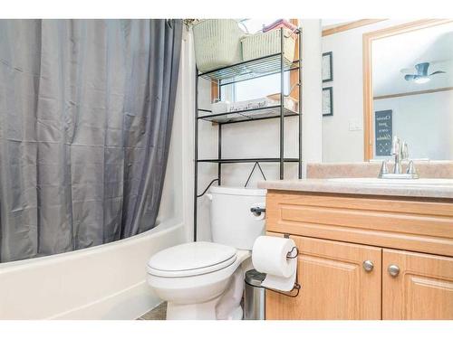 9003 85 Avenue, Grande Prairie, AB - Indoor Photo Showing Bathroom