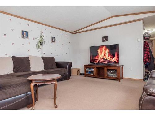 9003 85 Avenue, Grande Prairie, AB - Indoor Photo Showing Living Room