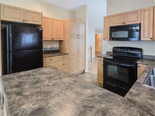 17-131 Moberly Road, Grande Cache, AB - Indoor Photo Showing Kitchen