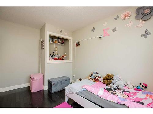 11813 87 Street, Grande Prairie, AB - Indoor Photo Showing Bedroom