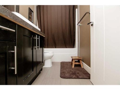 11813 87 Street, Grande Prairie, AB - Indoor Photo Showing Bathroom