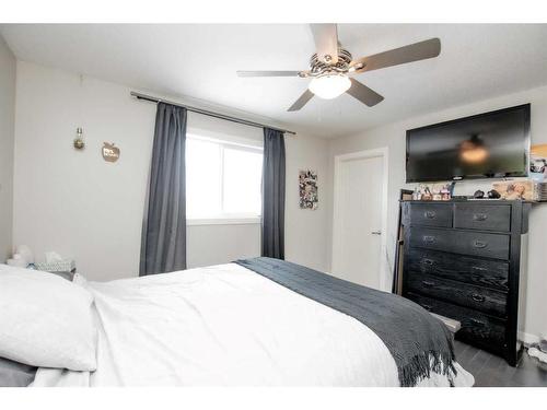 11813 87 Street, Grande Prairie, AB - Indoor Photo Showing Bedroom