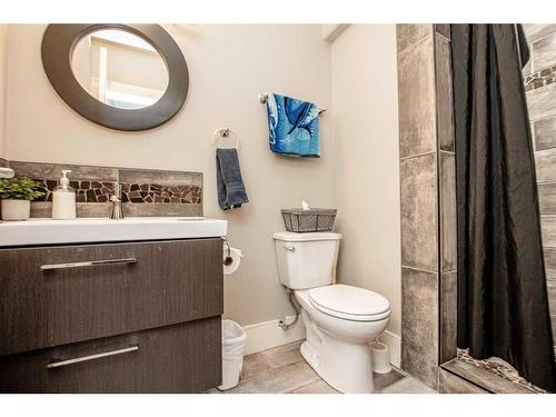 11813 87 Street, Grande Prairie, AB - Indoor Photo Showing Bathroom