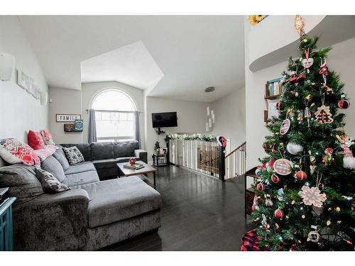 11813 87 Street, Grande Prairie, AB - Indoor Photo Showing Living Room