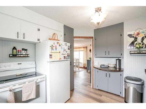 72174 Rr 13, Debolt, AB - Indoor Photo Showing Kitchen