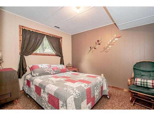 72174 Rr 13, Debolt, AB - Indoor Photo Showing Bedroom