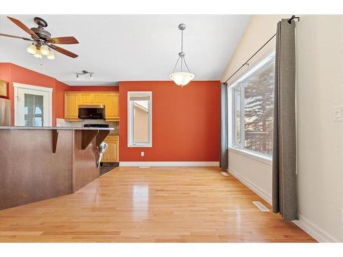 9021 129 Avenue, Grande Prairie, AB - Indoor Photo Showing Kitchen