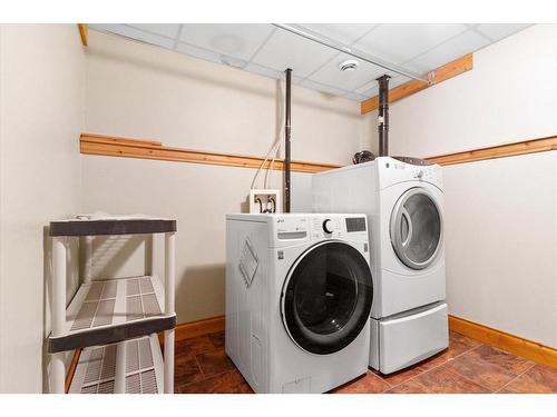 9021 129 Avenue, Grande Prairie, AB - Indoor Photo Showing Laundry Room