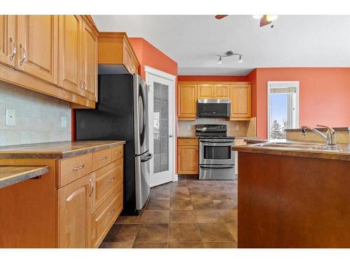 9021 129 Avenue, Grande Prairie, AB - Indoor Photo Showing Kitchen