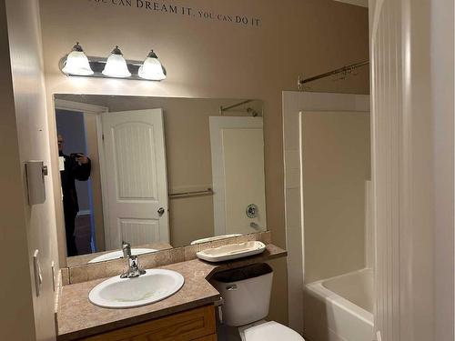 206-9225 Lakeland Drive, Grande Prairie, AB - Indoor Photo Showing Bathroom