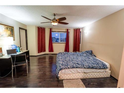 12410 102B Street, Grande Prairie, AB - Indoor Photo Showing Bedroom