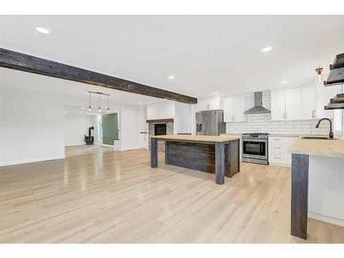 9615 109 Avenue, Grande Prairie, AB - Indoor Photo Showing Kitchen With Upgraded Kitchen