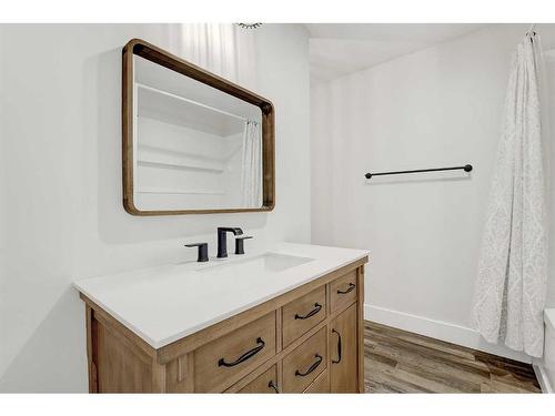 9615 109 Avenue, Grande Prairie, AB - Indoor Photo Showing Bathroom